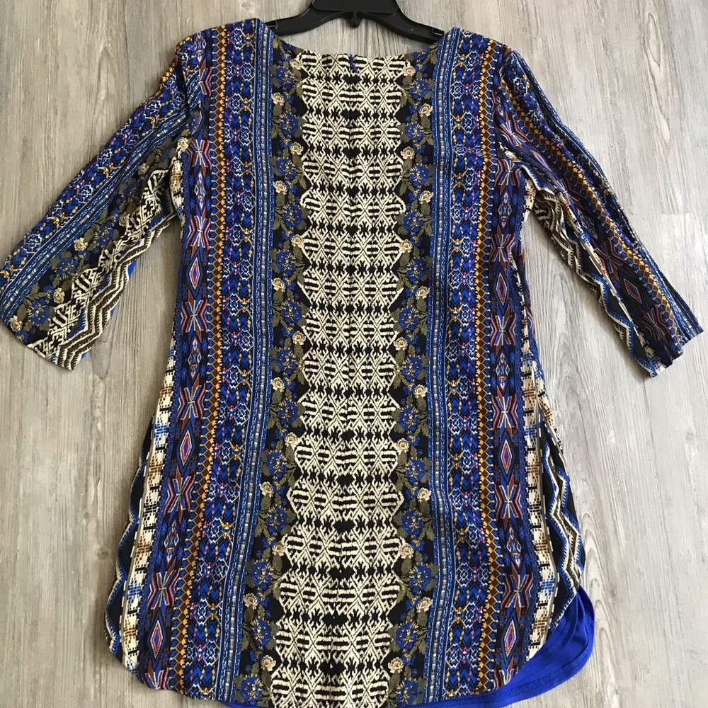 Beautiful tunic - Picture 2 of 3